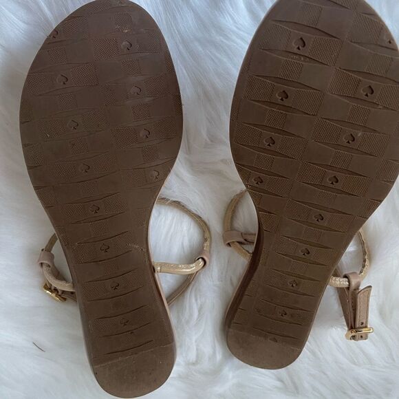 Kate spade  khaki thong sandals embellished with a gold tone bow size 6M - Picture 8 of 10